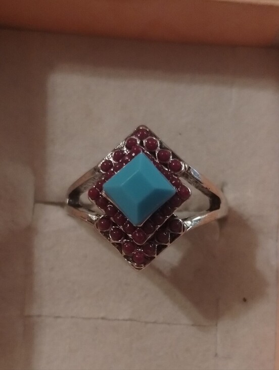Jewelry - Southwestern Turquoise Style Ring Red Accent Statement Ring Size 9.75